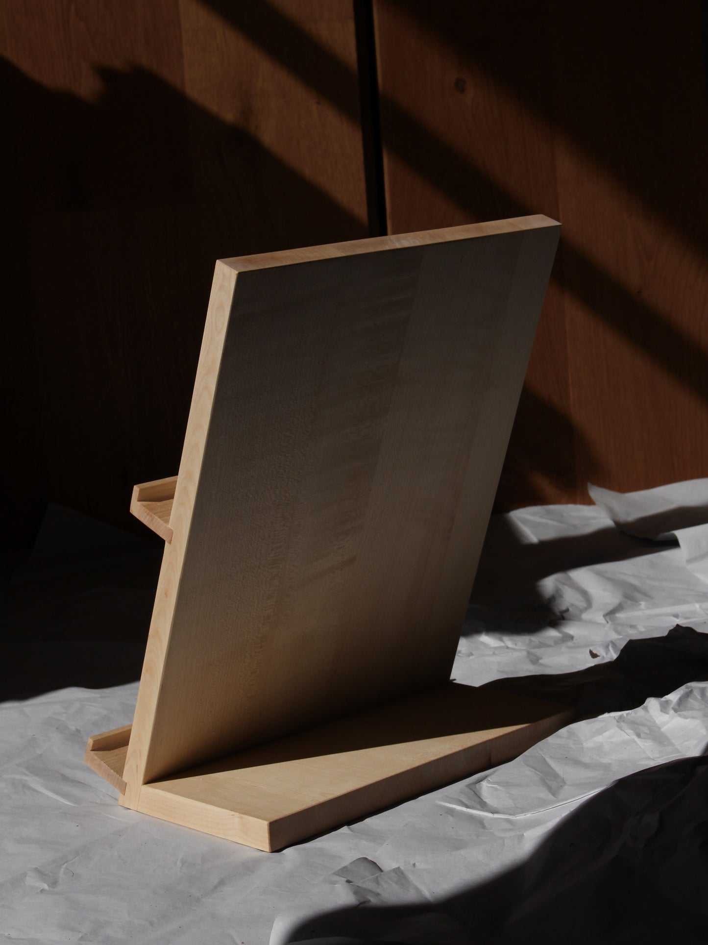 Kartenständer aus Massiv-Holz