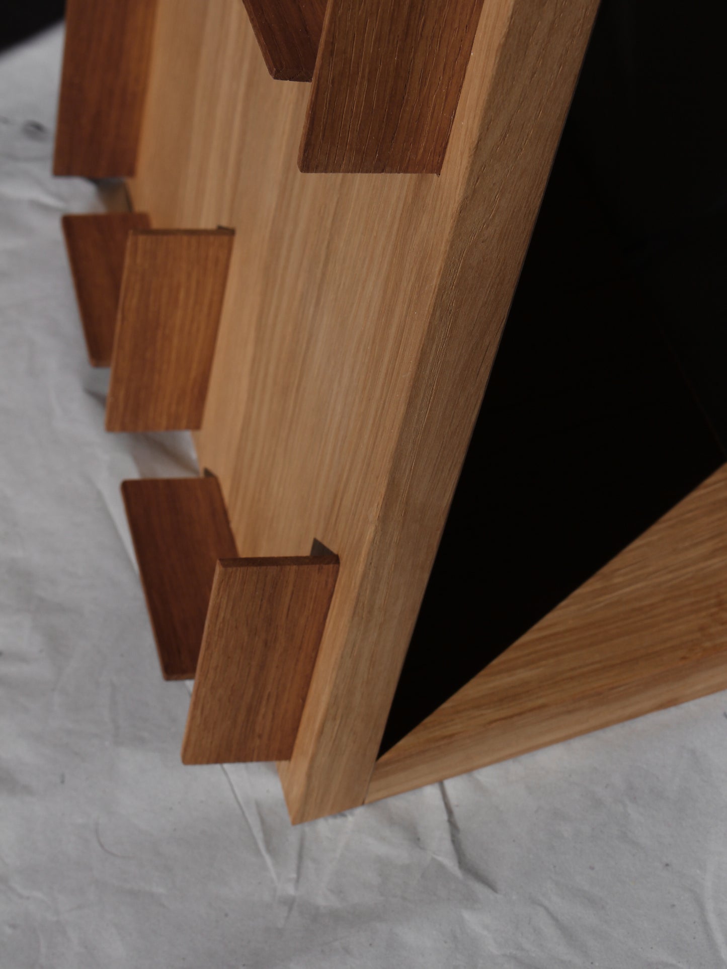 Kartenständer aus Massiv-Holz für DIN C6 Klappkarten