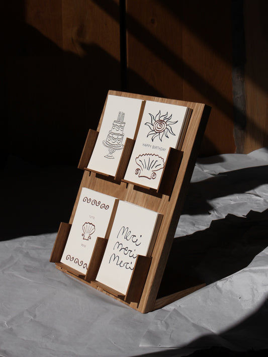 Kartenständer aus Massiv-Holz für DIN A6 Postkarten (Leihgabe möglich)